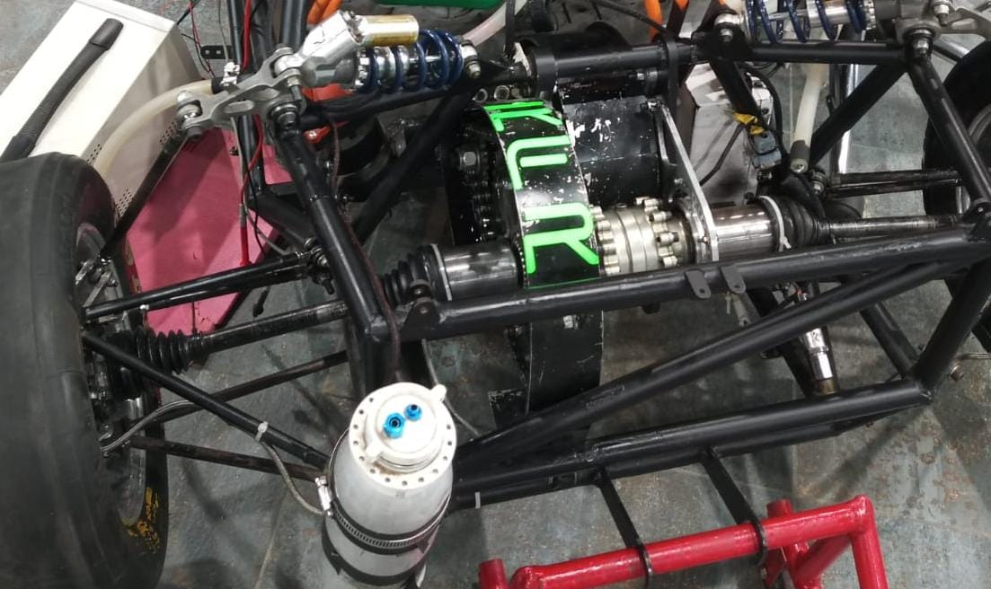 Complete drivetrain assembly in car